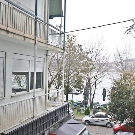 Georgia's Lakeside House 公寓 *